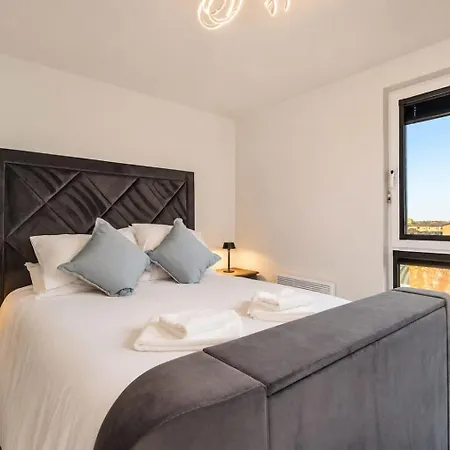 Apartment Riverside 2bed 2 Bath Fast Wifi Leeds (West Yorkshire)