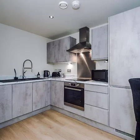 Riverside 2bed 2 Bath Fast Wifi