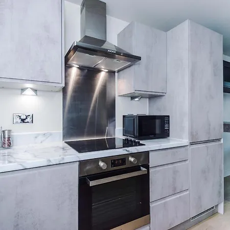 Riverside 2bed 2 Bath Fast Wifi Apartment Leeds (West Yorkshire)