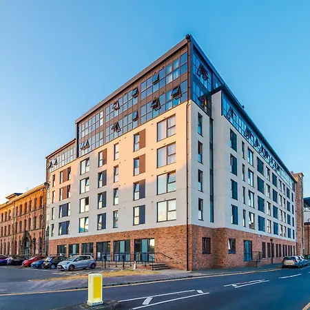 Riverside 2bed 2 Bath Fast Wifi Apartment Leeds (West Yorkshire)
